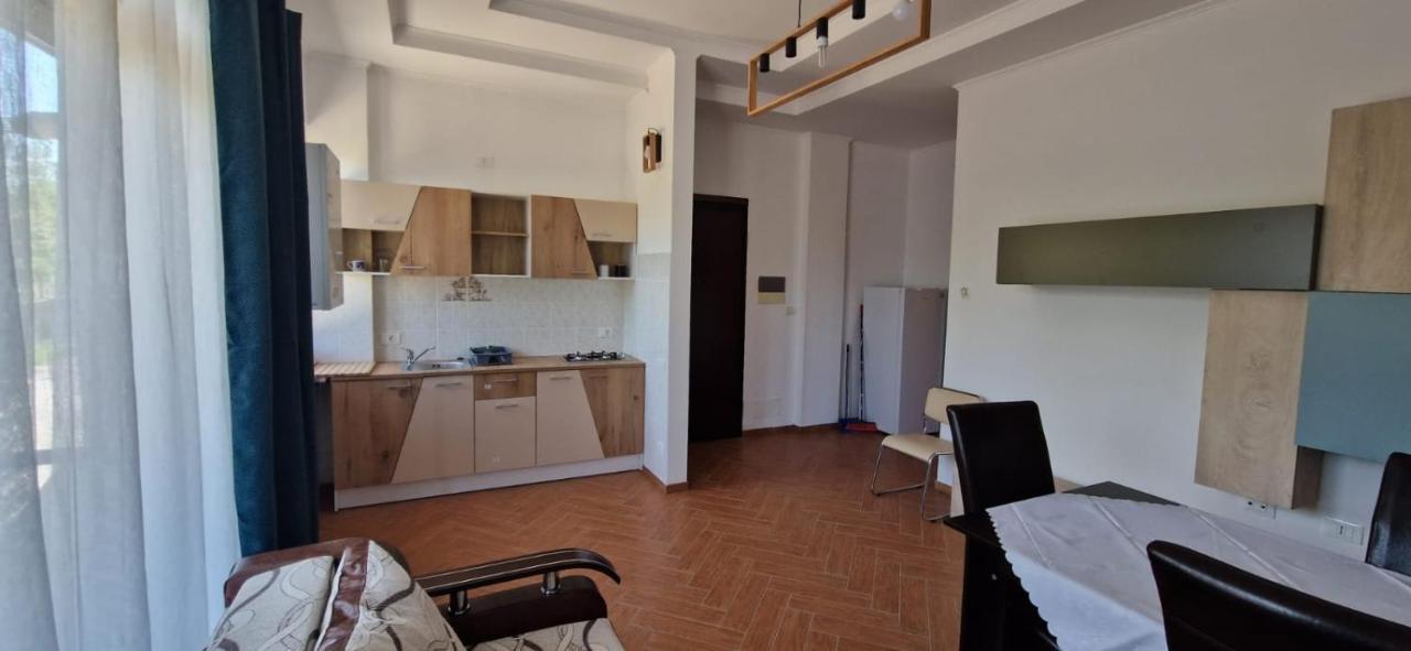 Casa Francesca Apartamento Comanesti  Exterior foto