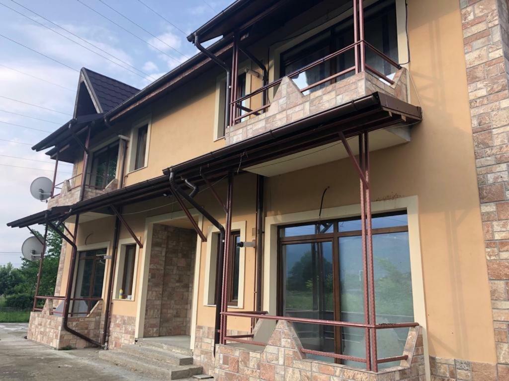 Casa Francesca Apartamento Comanesti  Exterior foto